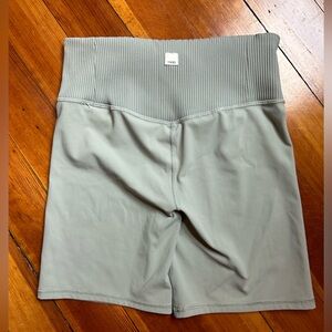 Vuori Biker Shorts